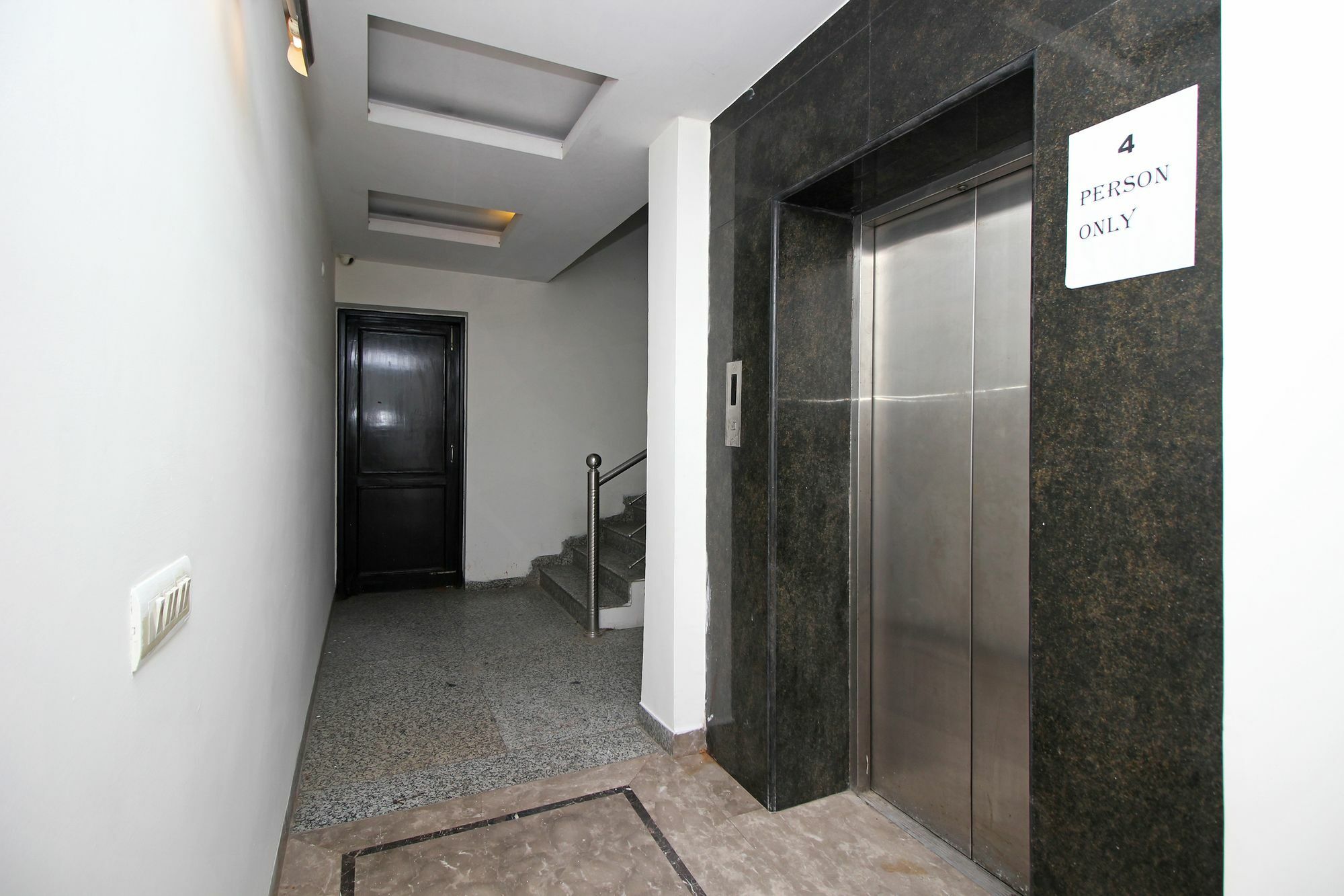 Oyo 9030 Hotel Delhi Airport Plaza New Delhi Bagian luar foto